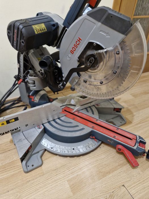 Торцовочна пилка Bosch GDL 12 Торцовка. Торцовочная піла