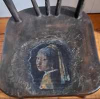 Krzesełko kobieta z perła