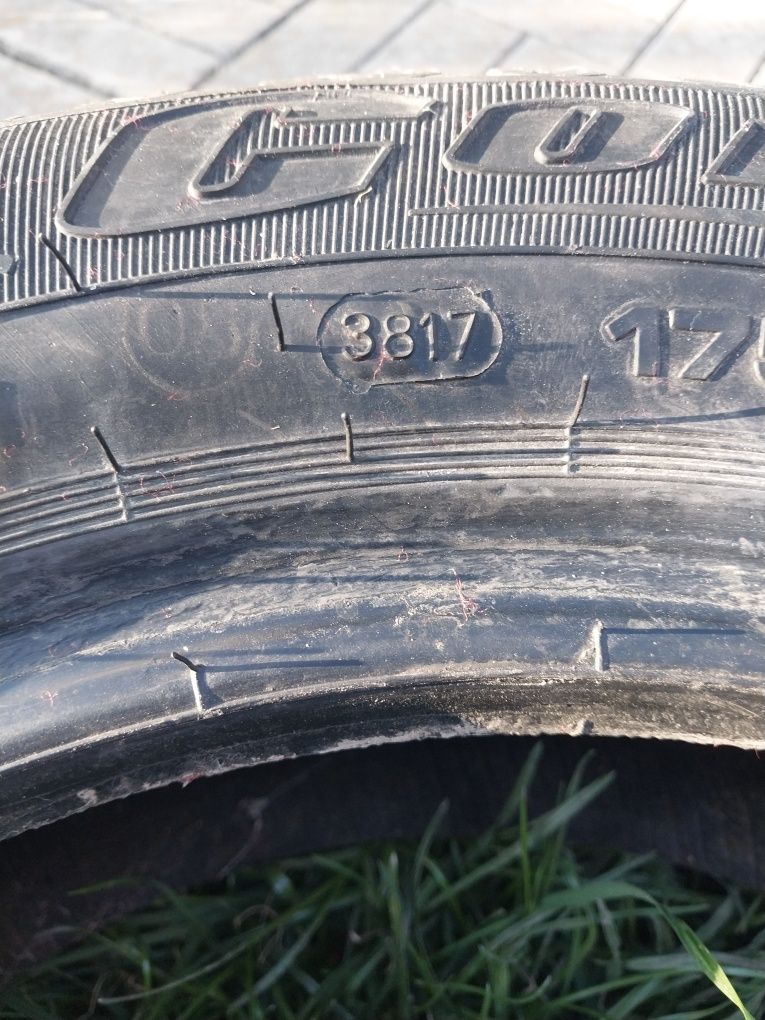 Продам дві зимових шини Cordiant 175/65/14