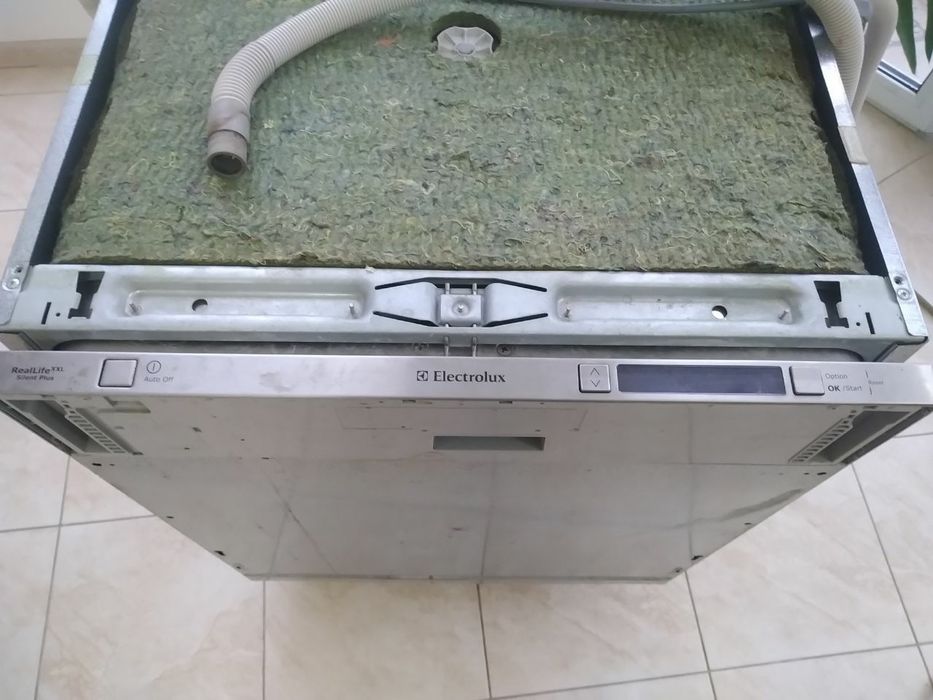 Посудомоечная машина Electrolux на 12 комплектов