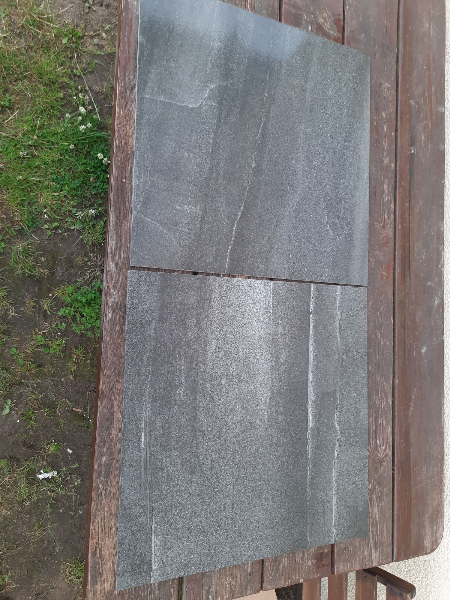 Gres 60cm x 60cm