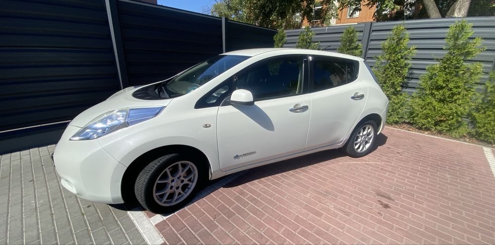 Nissan leaf 2011 р. ( нісан ліф)