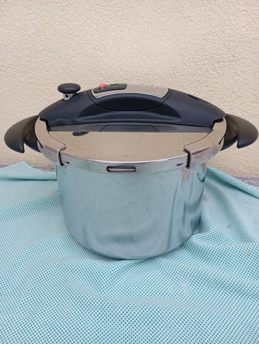 Vendo panela de pressão 8L 40€
