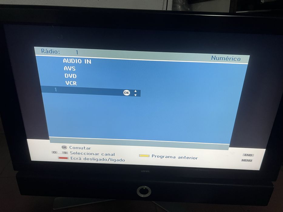 Vendo tv de 32 marca loewe com radio