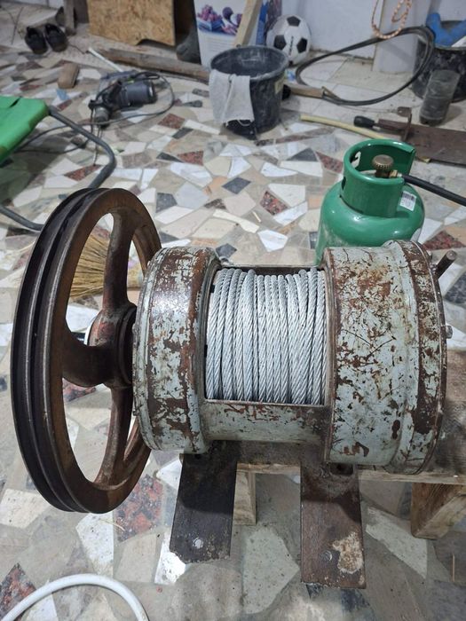 Лебедка корабельная примерно 1 к 10