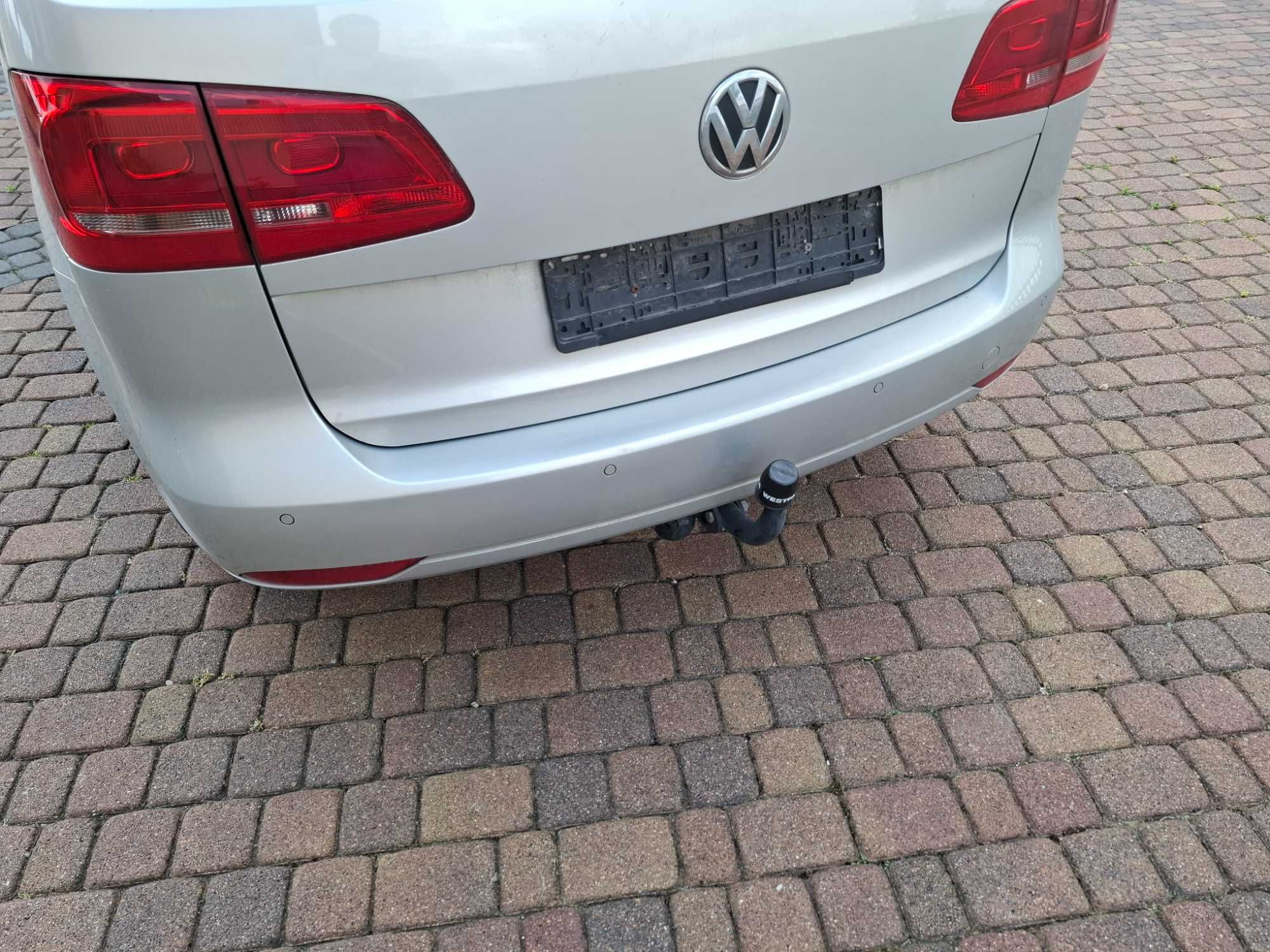 Sprzedam VW TOURAN 2O12 R