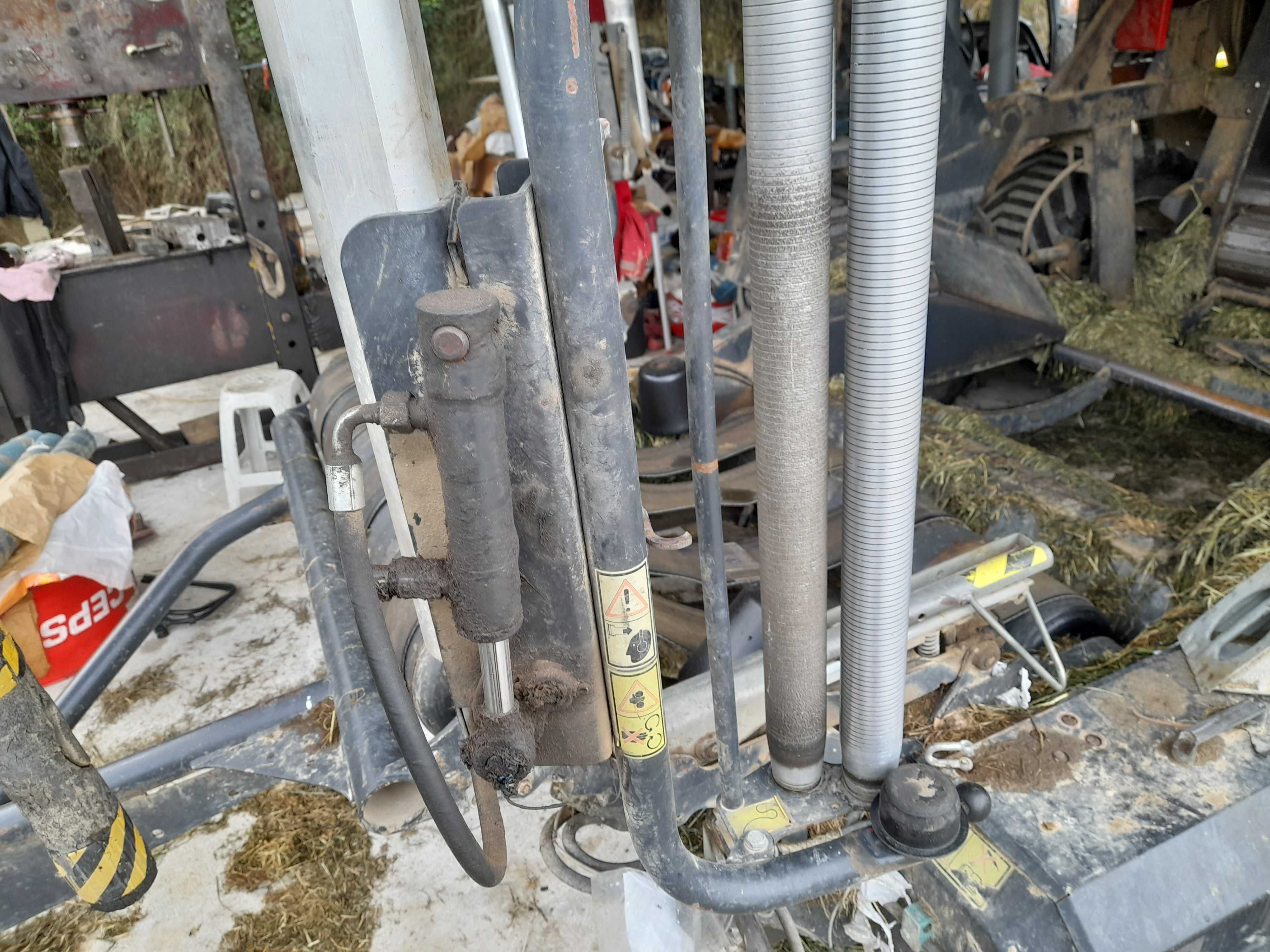Enfardadeira Rolos Combinada Deutz-fahr 235