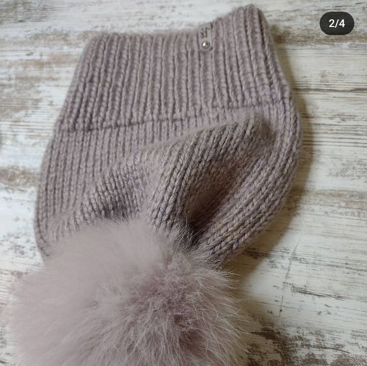 Czapka z pomponem, praca reczna