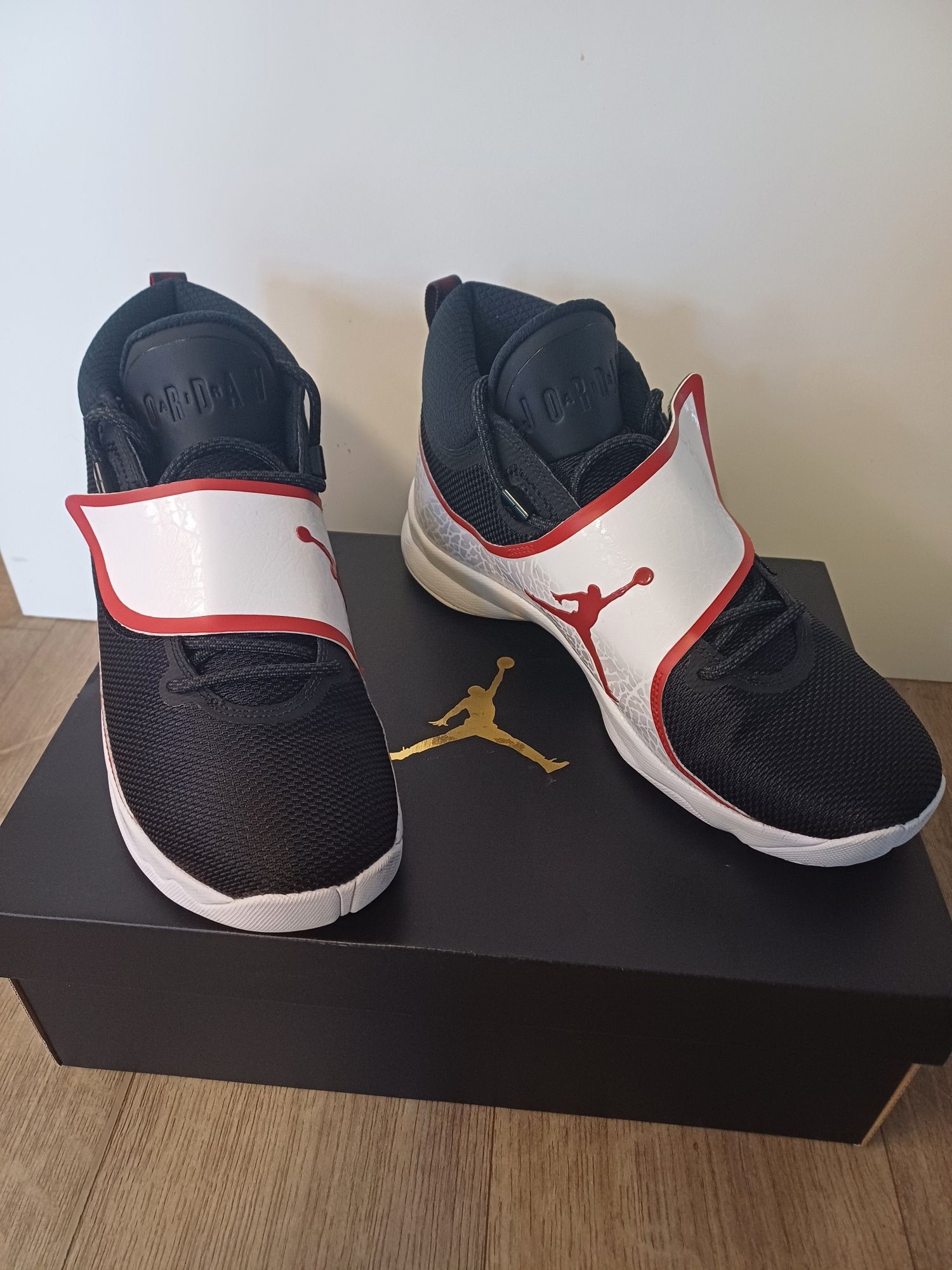 Sapatilhas Jordan Formula 23 TAM 42