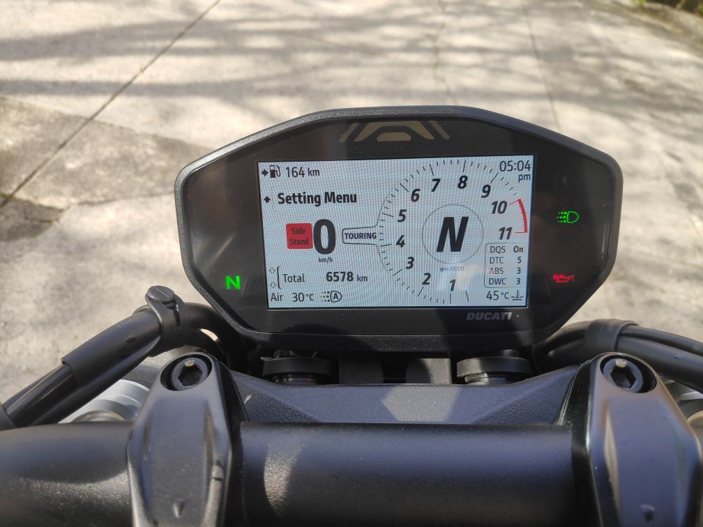 Ducati Monster 937 Dark Stealth