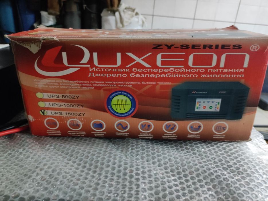 Джерело безперебійного живлення LUXEON UPS 1500 ZY з вбуд.стаб.напруги