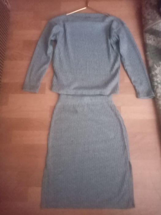Костюм з спідницею