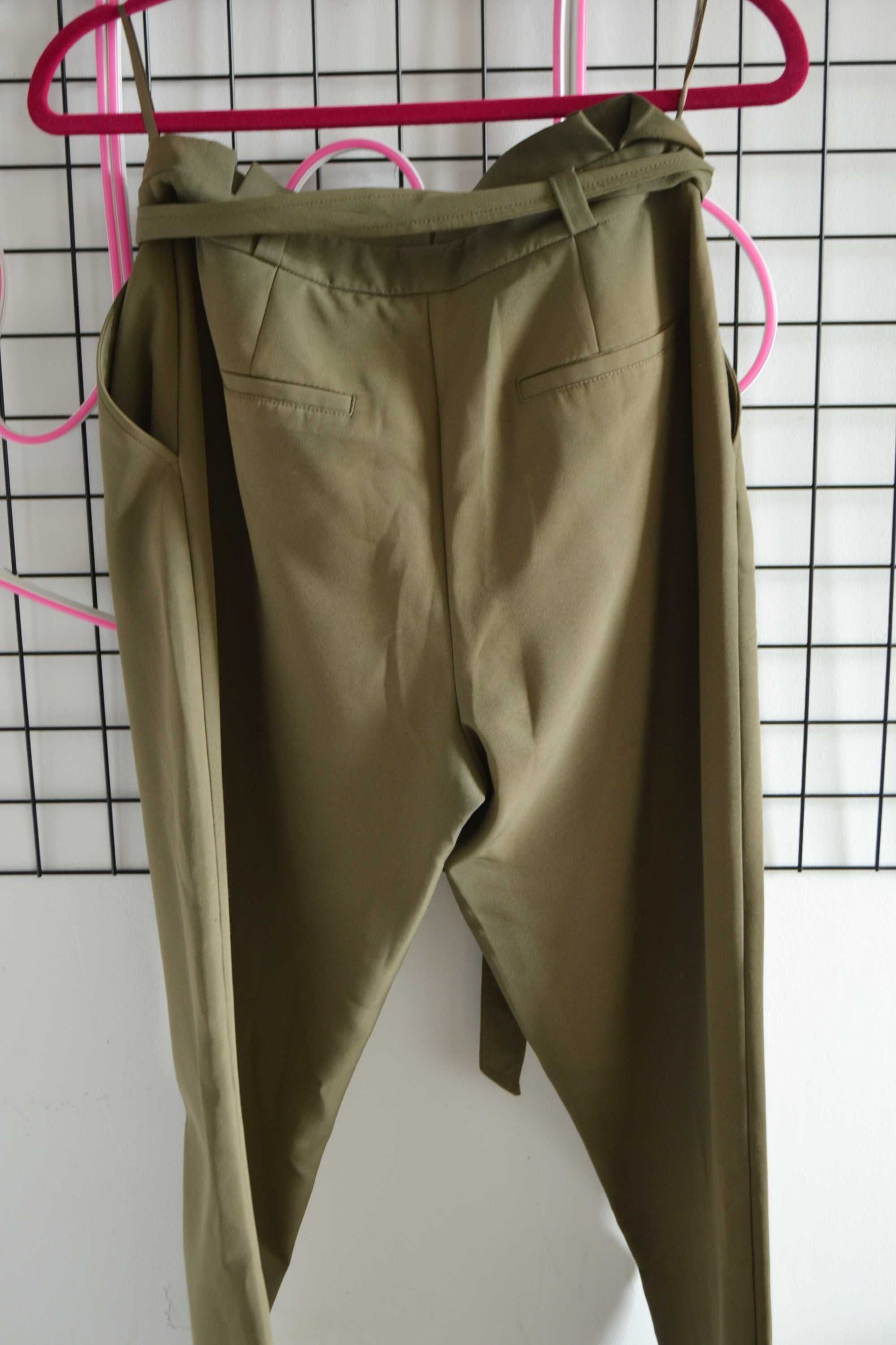 Spodnie z wysokim stanem zielone khaki chinosy New Look 8 36