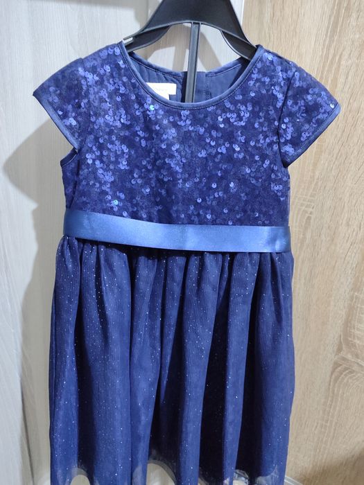 Святкові сукні для дівчинки до 3 років