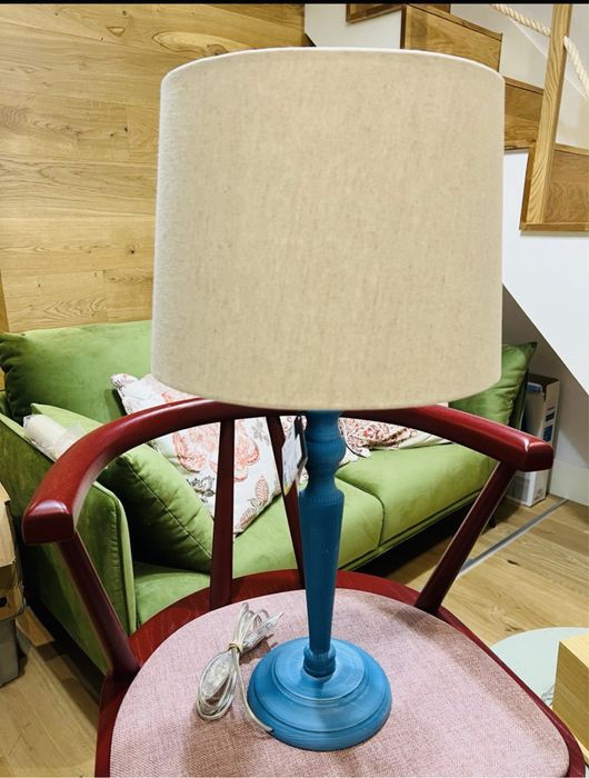 Candeeiro muito binito de medinha de cabeceira novo