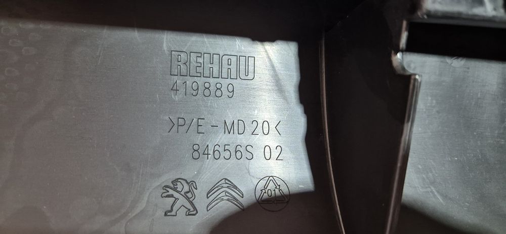Listwa progowa lewa próg lewy citroen c4 cactus lift nowa oryginał