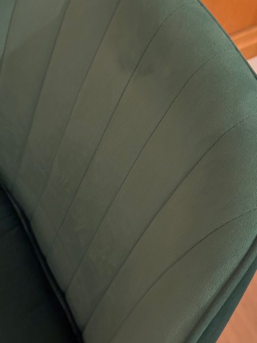 Cadeirão de veludo verde