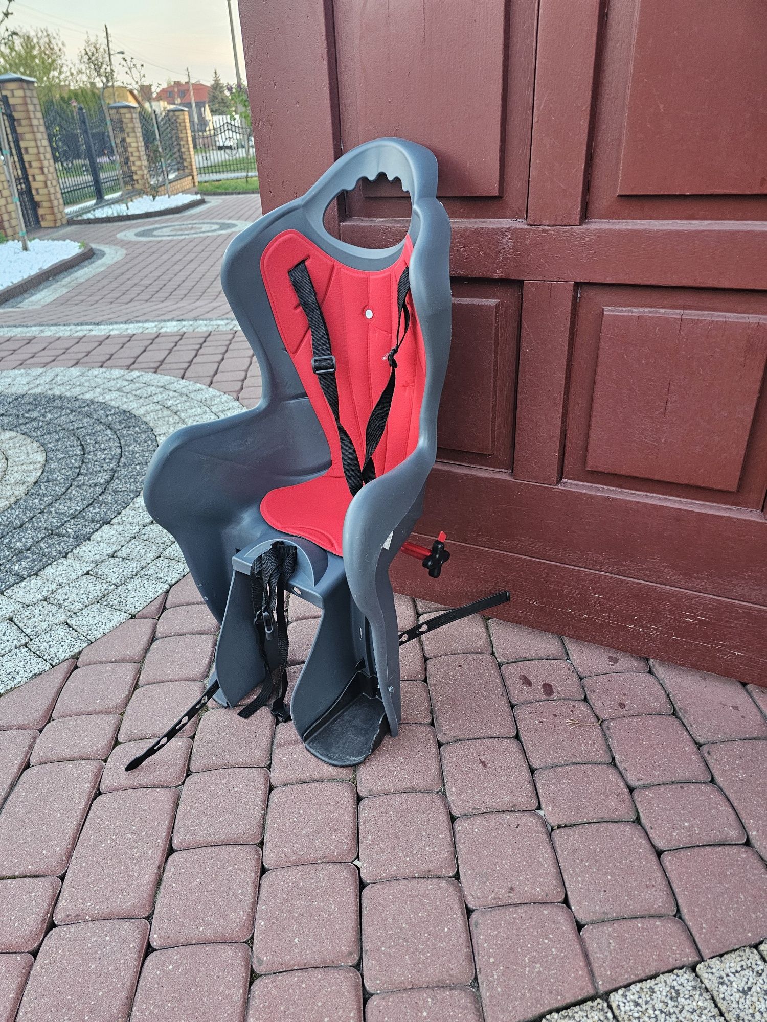 Fotelik Elíbas P na bagażnik, szary.