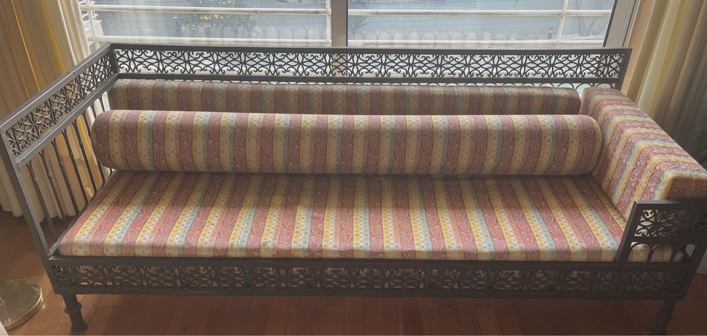 Sofa vintage em ferro