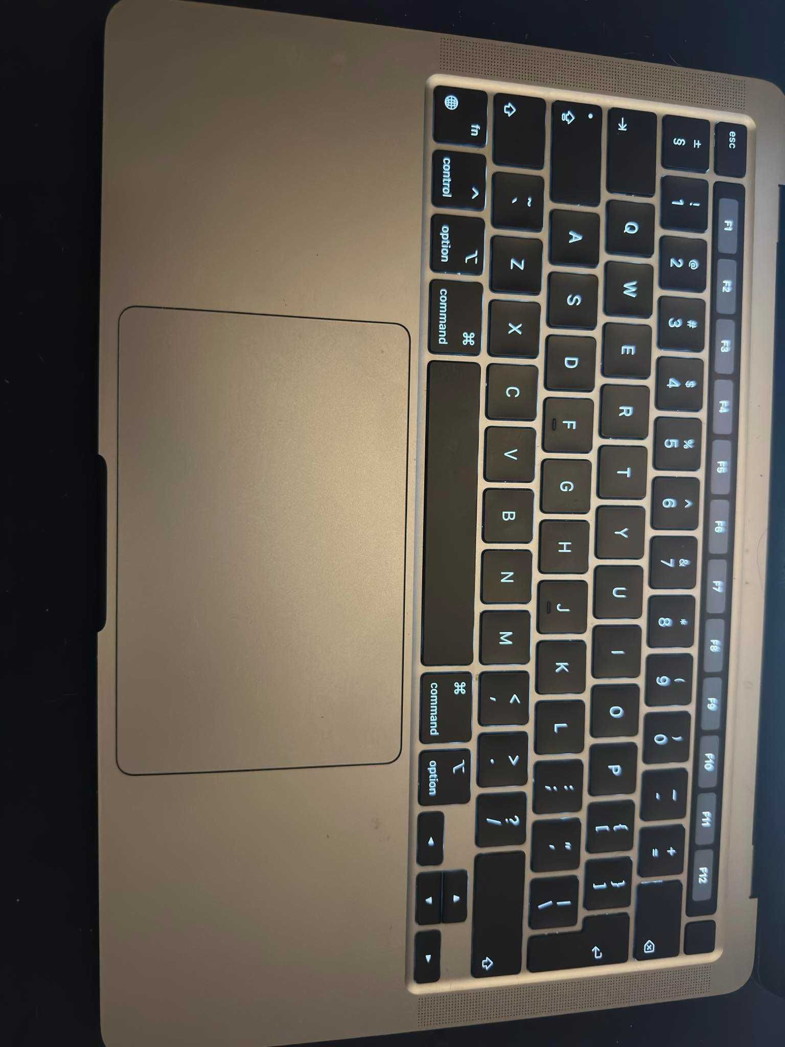 MacBook Pro-bateria 100%-mało używany