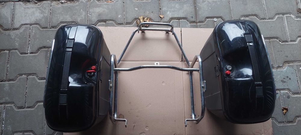 SUZUKI Zestaw Kufrów bocznych z stelażem