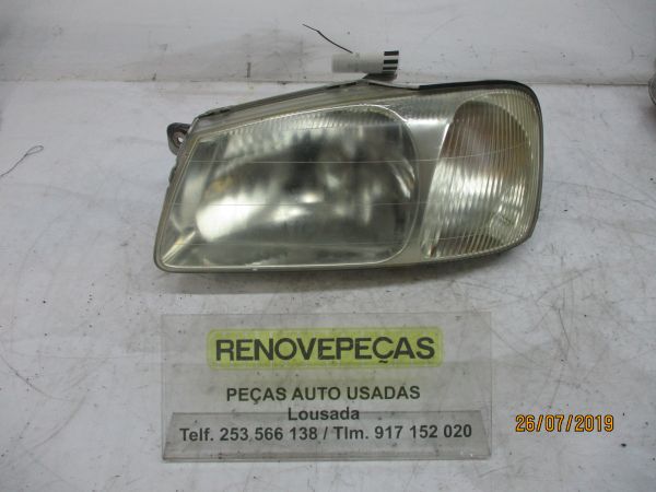 Ótica / farol esquerda HYUNDAI Accent II (LC)