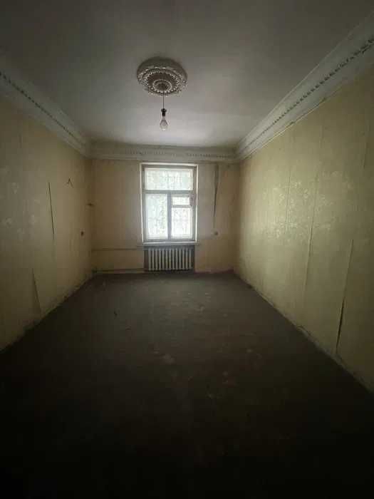 Продам 2 кімнатну квартиру! Вул. Сачко!