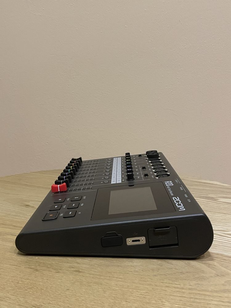 Zoom R20 Multi Track Recorder