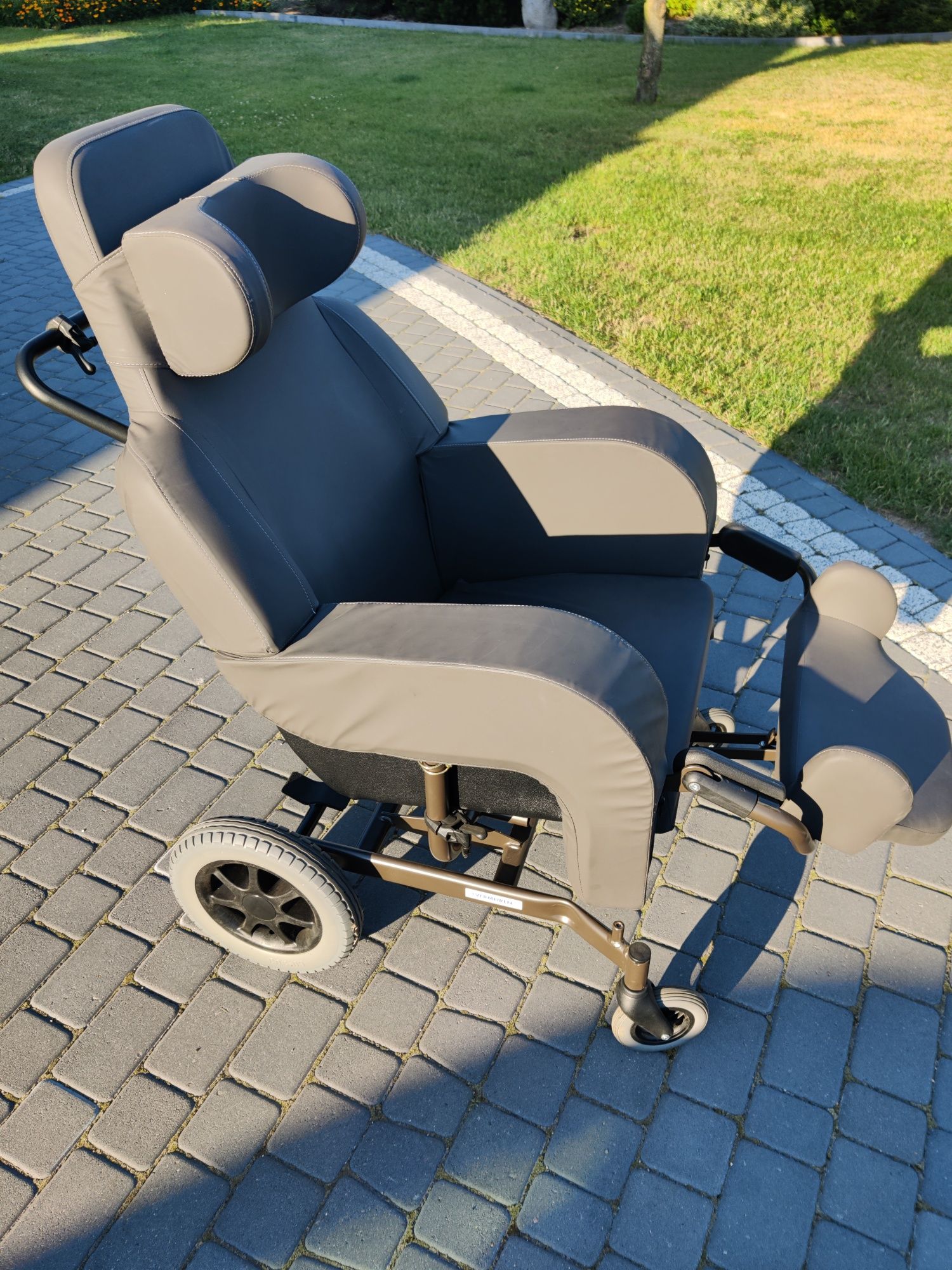 Wózek inwalidzki specjalistyczny Vermeiren Cotaille
