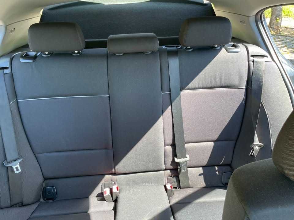 BMW Série 1 118d - 2009