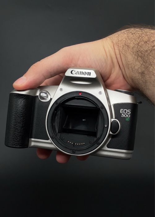 Canon eos 500n.