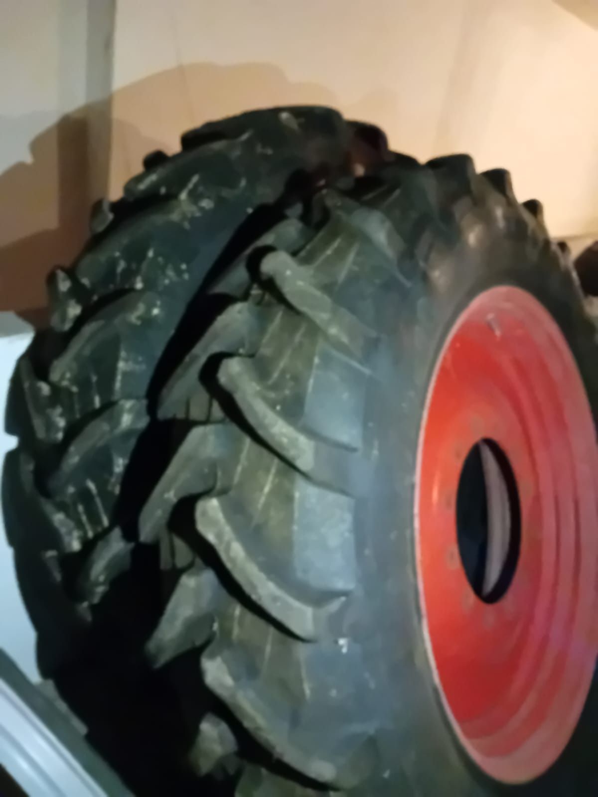 Koła międzyrzędzi 380/85R38, 380/105R50