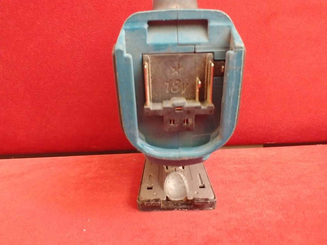Wyrzynarka makita DJV180