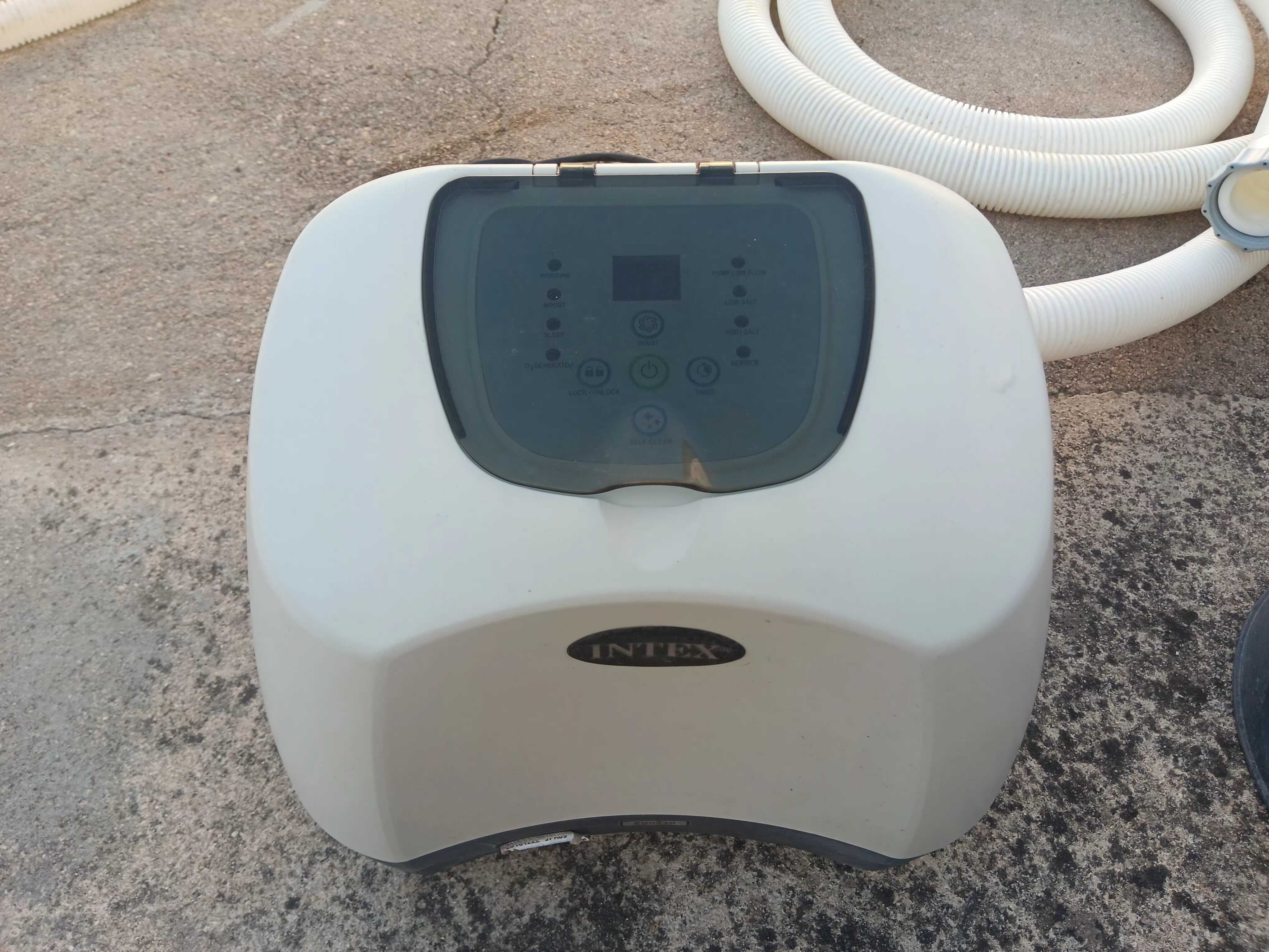 Conjunto bomba, filtro de areia e sistema de água salgada para piscina