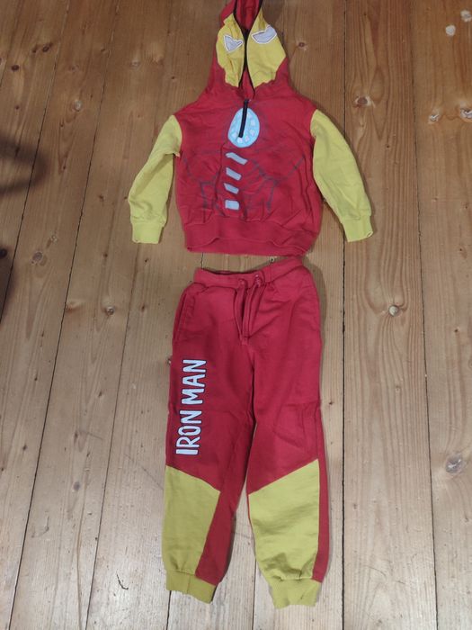 Dres Iron Man rozm 110 bluza 116 spodnie