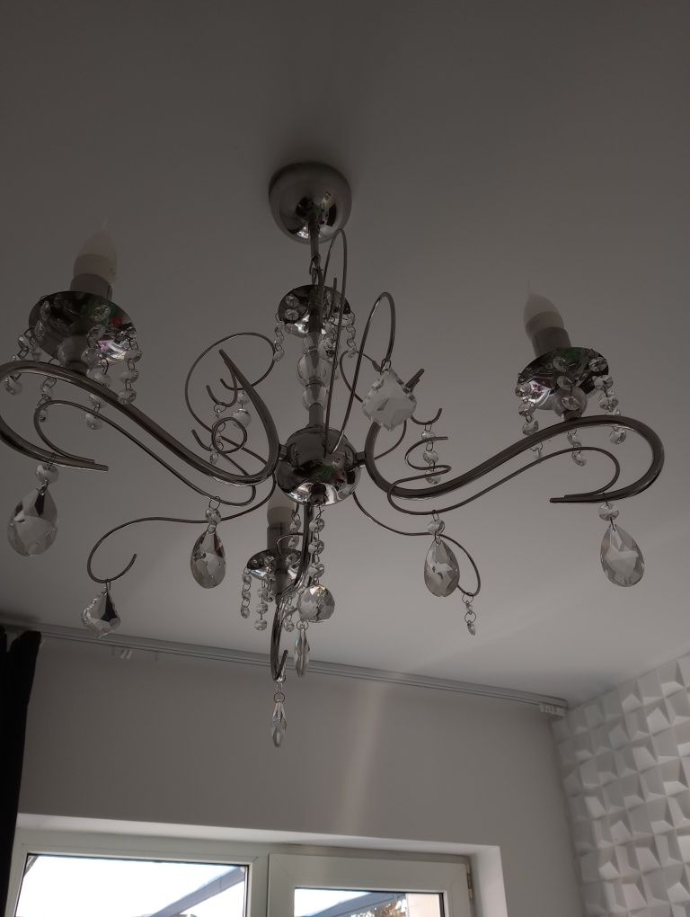 Żyrandol w stylu Glamour