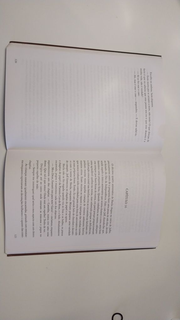 Livro A menina que nunca chorava