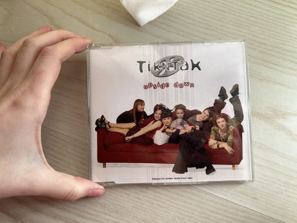 CD Single TiknTak: Upside Down