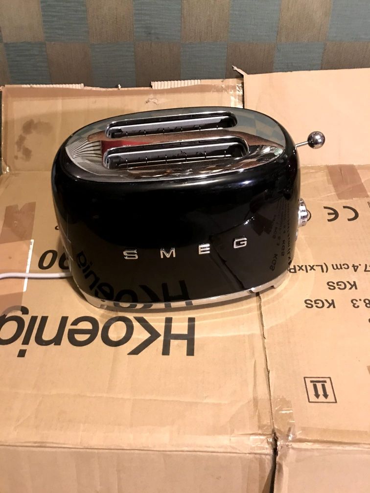 Toster Smeg tsf01 na dwie kanapki
