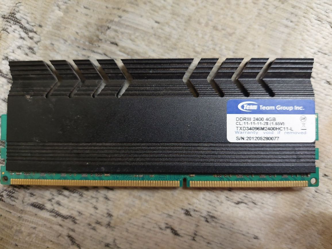 DDR 3 4Gb 2400Mhz