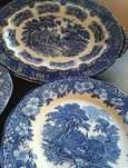 Vendo 1 Travessa, 1 Saladeira/Taça e 2 pratos - Louça Inglesa