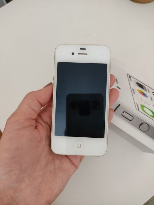 iPhone 4s память 8 Gb