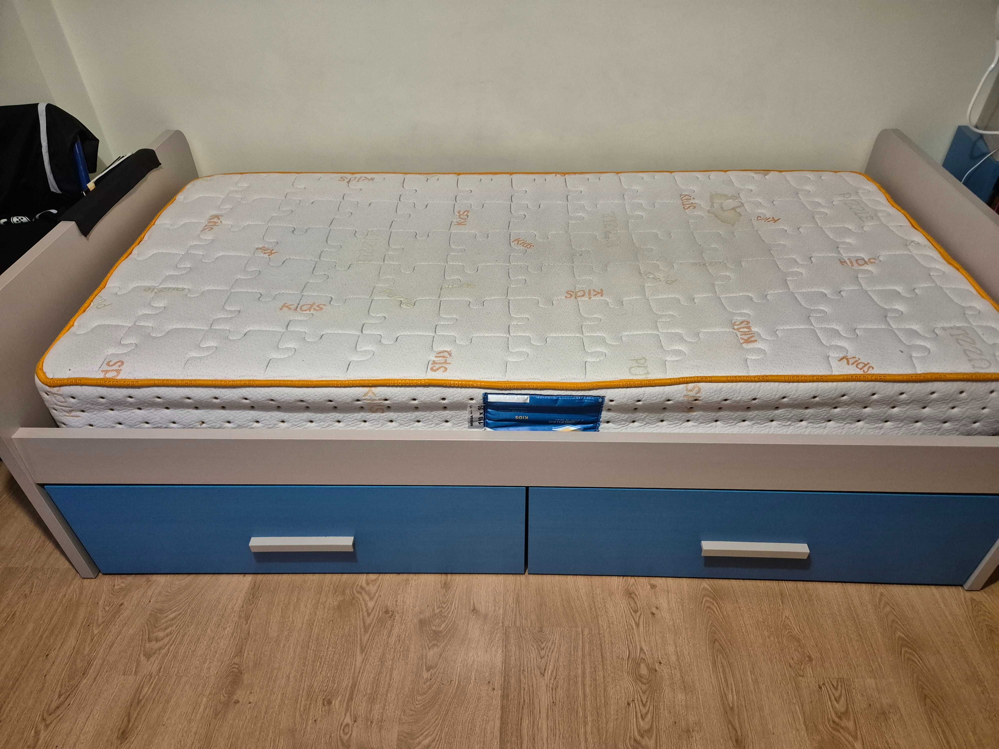 Cama de criança c/ 2 gavetões + estrado + colchão