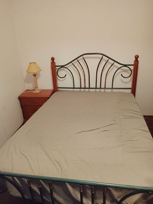 Quarto para arrendar em  Almadena,.