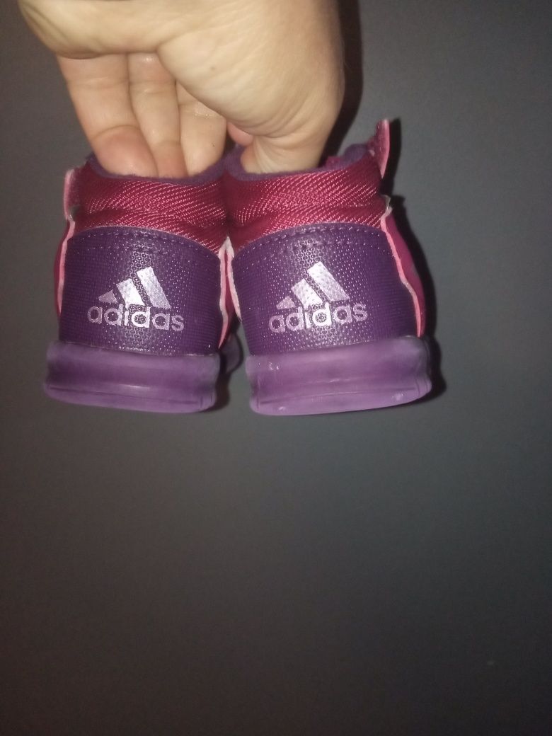 Buty niemowlęce adidas z cholewką