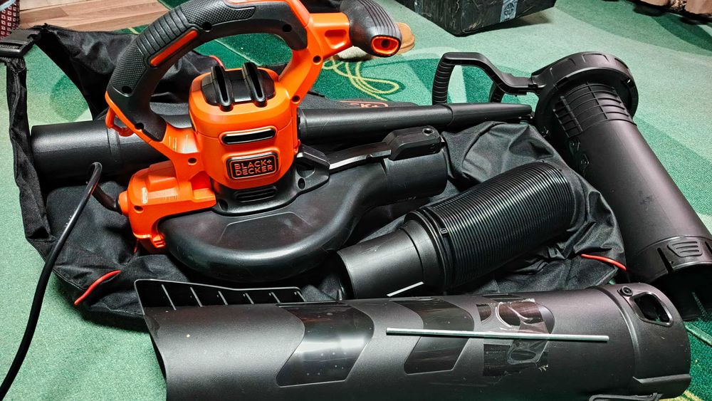 Продам садовий пилосос Black Decker BEBLV300