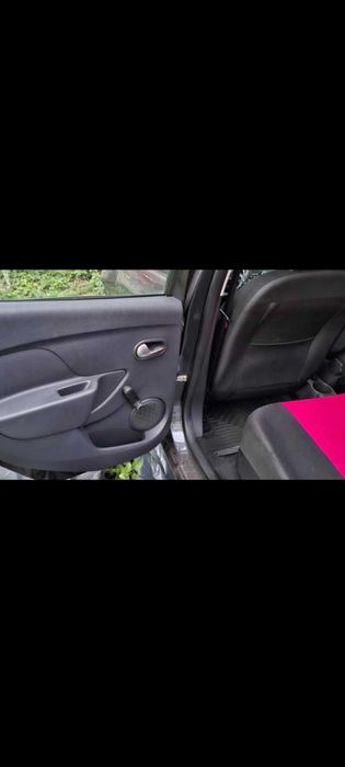 Tanie auto z malym przebiegiem-Dacia Sandero 2018