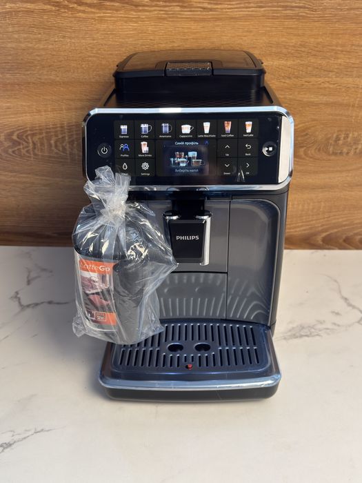Кавомашина Philips 5500 series LatteGo з Гарантією !!!