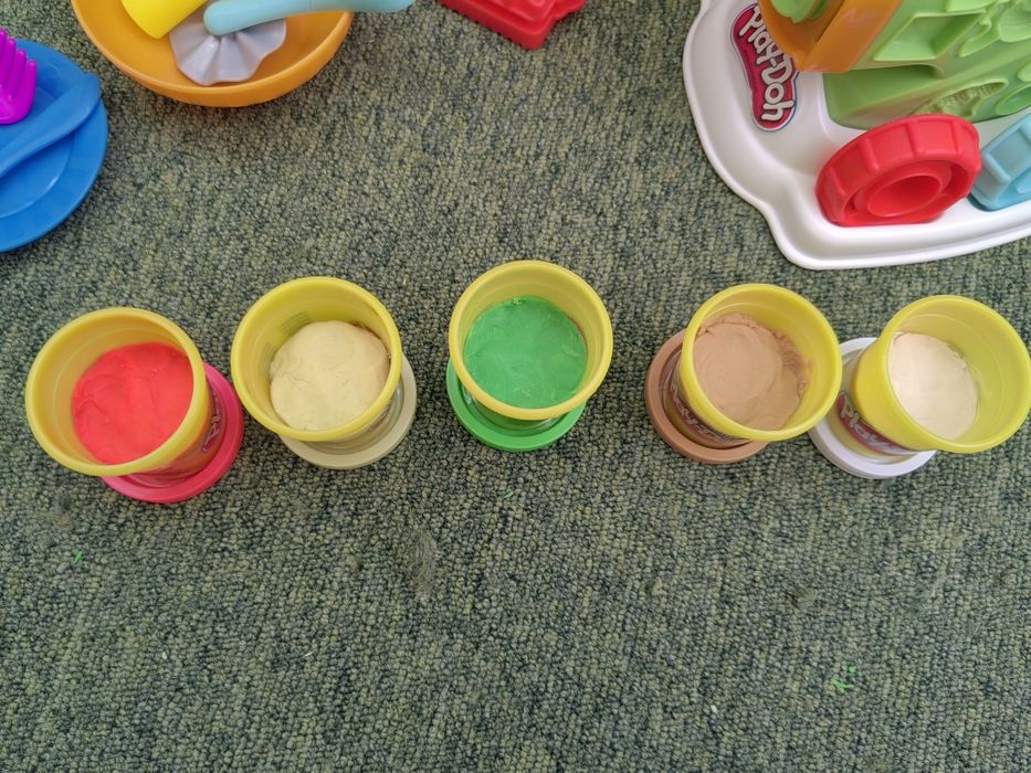 Plasticina Play-Doh Fábrica de Massa Kitchen Creations - B9013