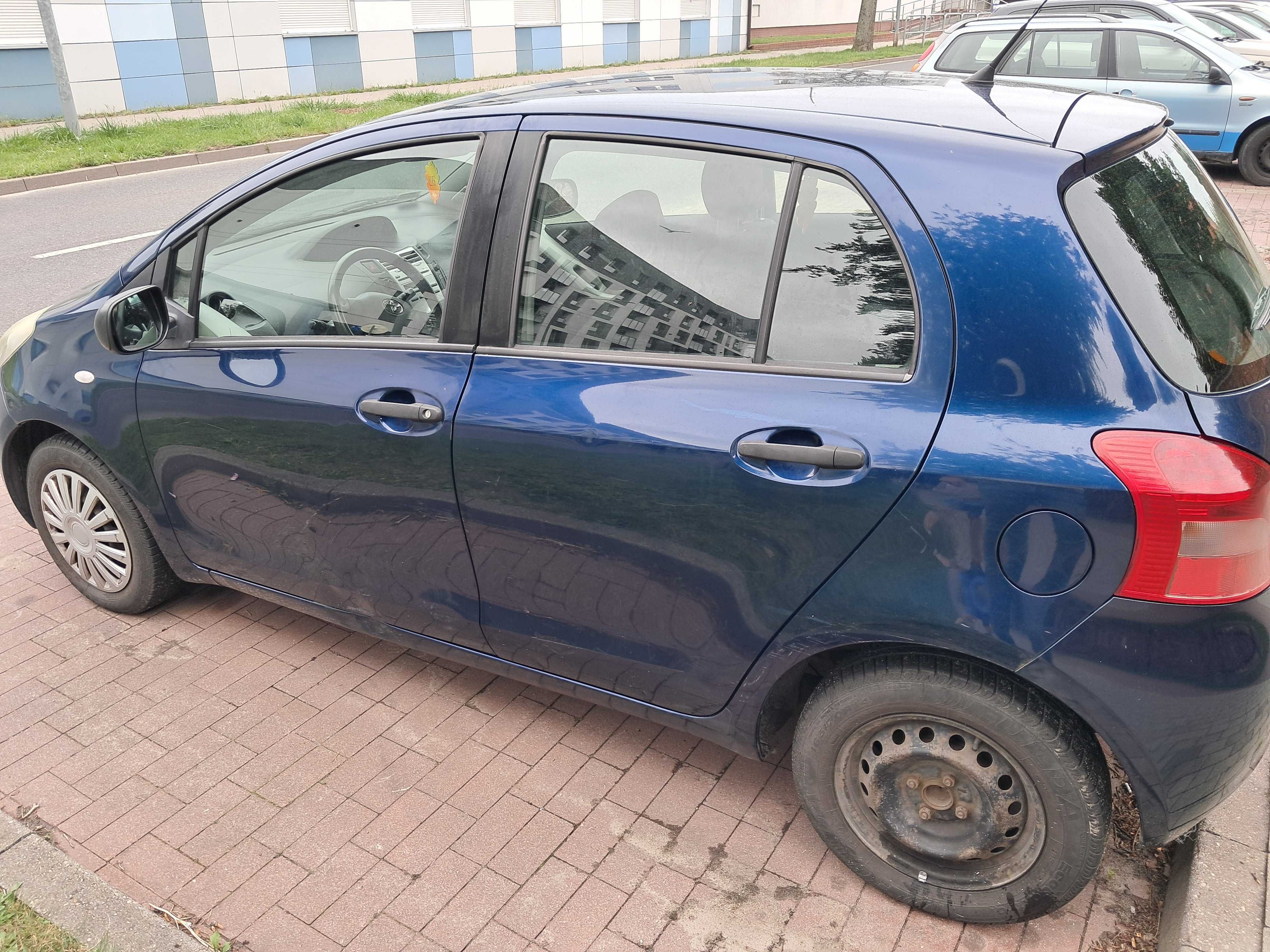 Sprzedam Toyota Yaris 2006r. 1.0